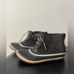 Sorel Black and White Ankle Boots, Size 6.5